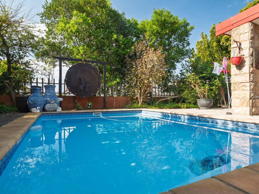 4 Bedroom Property for Sale in Groenvallei Western Cape
